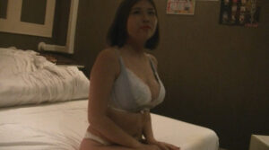 Gカップ巨乳ギャル身体測定＋乳首洗い