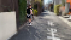 パパ活女子が公園トイレでFカップを揉まれながら手コキ