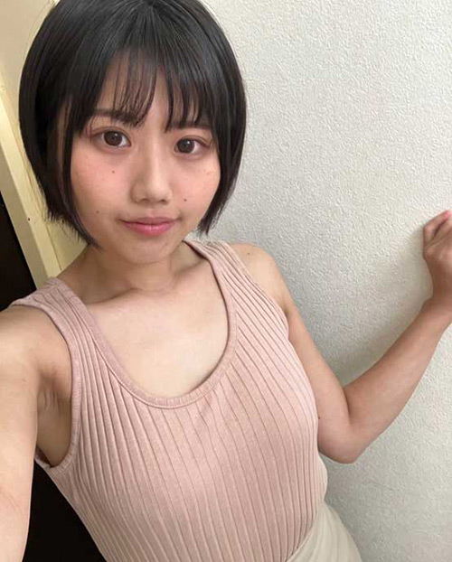 個撮）フェラ技二刀流！ショートカット彼女【口内発射】