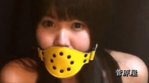 菅原花音 － ビキニ姿でディルドギャグ初体験！