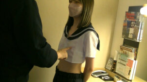 可愛い女の子の身体測定とオイルマッサージ