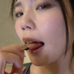 巨乳美女の濃厚な鼻フェラ唾垂らしプレイ！