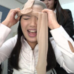 私達パンスト商品開発部、パンストを被って変顔