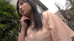 美人で巨乳でド淫乱の人妻！ 山本美和子