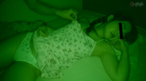 両親が寝ている間に○されたパイパン田舎無垢少●