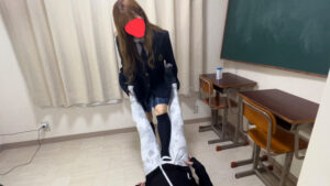 ハイパークイーン X女王様の教室電気アンマ公開処刑