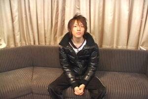 19才イケメン少年が緊張しながらも終始勃起！女とSEX