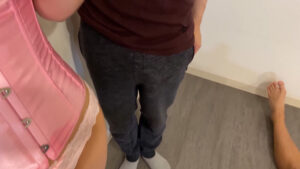 人間便器を容赦無くぶっ壊す女性たち