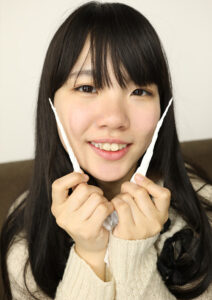 素人娘かなこちゃんの鼻観察・くしゃみ鼻水