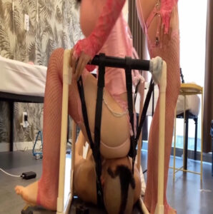 超ハード顔面責めアトラクション