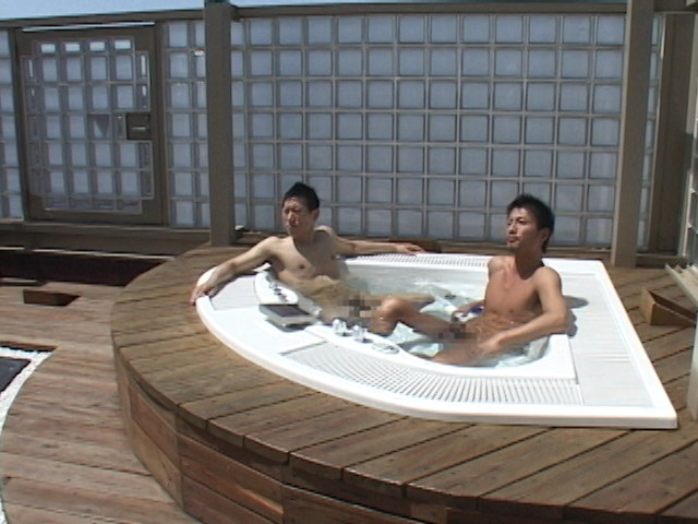 野外で室内で筋肉バキバキの野郎2人の濃厚SEX!