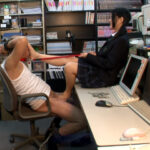 可愛い小娘に生足と桃尻で徹底的に躾けられるマゾ親父