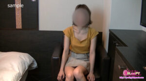 【個人撮影・飲尿・食ザー】お姉さんの口内便器！