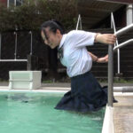 初めての制服着衣泳