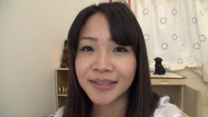 東杏果ちゃんの舌・口内自撮り＆主観口臭嗅がせ