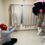 3人のキャンギャルに電気アンマやられまくり逝かされる