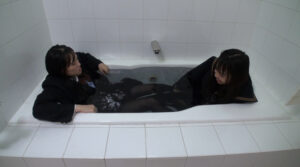 真冬の制服入浴