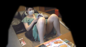 テクニシャンのような手遣いで大開脚オナニー！