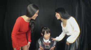 3姉妹の末っ子は痰つぼ女