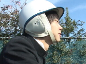 ○年を部屋に連れ込みエッチないたずらをしちゃう！！