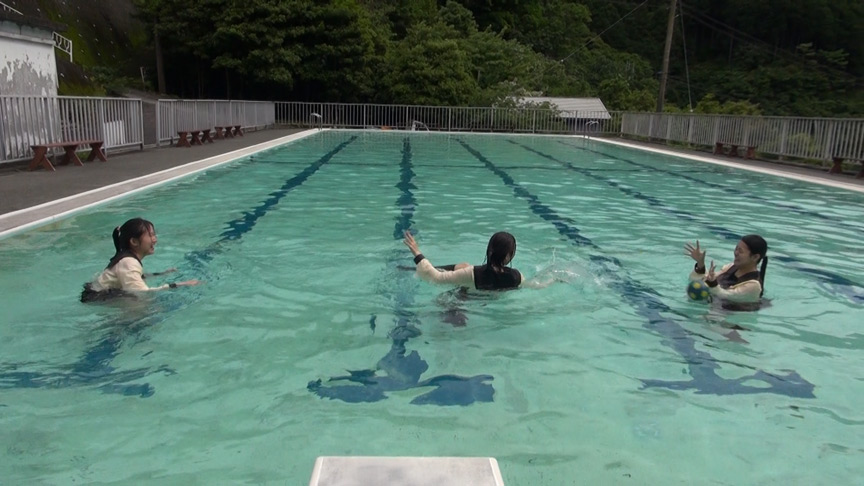 三つ巴の水球合戦
